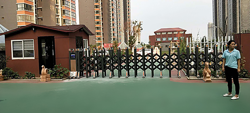 韩城龙门新村幼儿园电动伸缩门一条—幼儿园电动伸缩门案例
